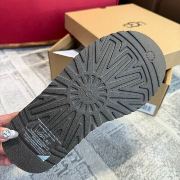 UGG Tazz Platform Shearling Lined Slipper - Picture 9 of 9